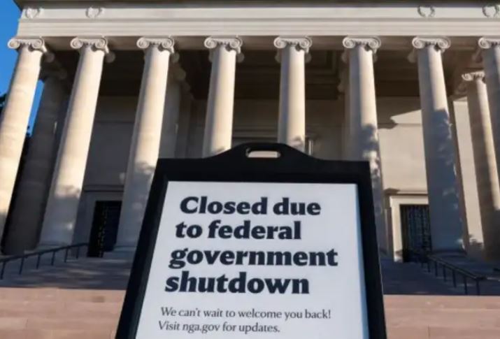 US shutdown : अमेरिका का सबसे लंबा शटडाउन हुआ खत्म,राष्ट्रपति ट्रंप ने विधेयक पर किए हस्ताक्षर