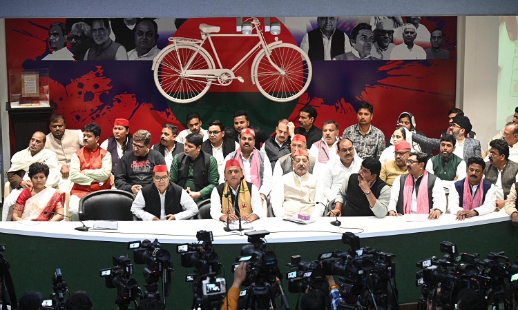 सरकार की नजर अब दालमंडी पर है, क़ुदरत का इंसाफ़ एक दिन BJP की नकारात्मक राजनीति को भी ढहा देगा: अखिलेश यादव