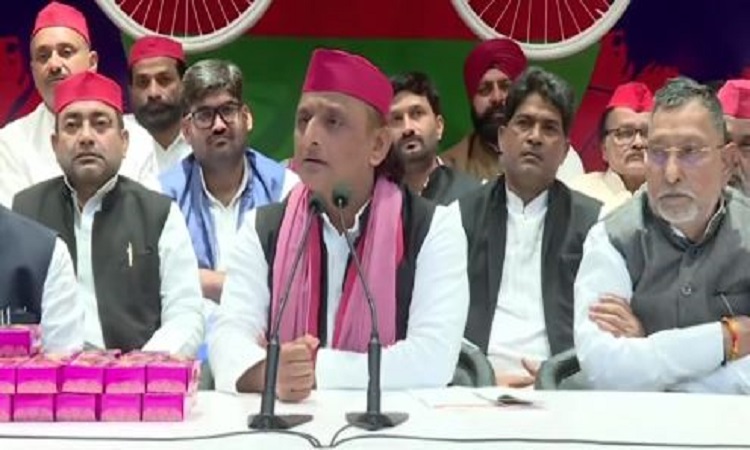 भाजपा सरकार पर बरसे अखिलेश यादव, कहा-यह सरकार झूठ, इमोशंस और डराकर चल रही