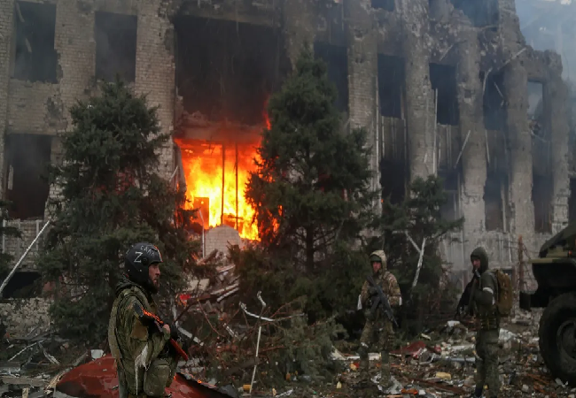 रूसी हमलों से यूक्रेन का एक और बड़ा शहर बर्बाद, हाथ से जाने का डर