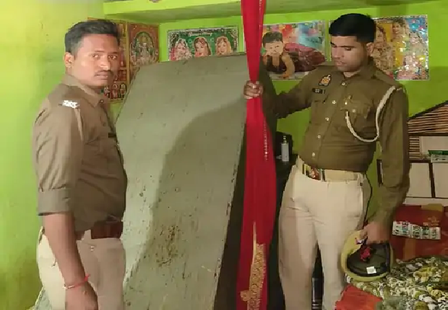 Lucknow News : घरेलू विवाद के बाद शराब के नशे में कर रहा था फांसी का प्रयास, पुलिस ने बचाई जान