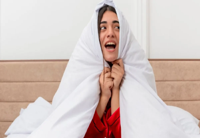 Health Tips: ज़रूरत से ज्यादा ठंडी लगना सेहत के लिए हानिकारक , कहीं आपके शरीर में भी तो नहीं Vitamin Deficiency