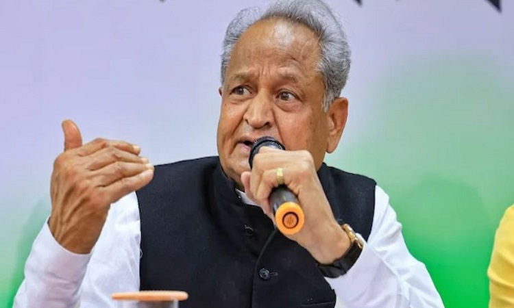 पूरा देश जान चुका है कि चुनाव आयोग पूरी तरह भाजपा और एनडीए के पक्ष में कर रहा है काम: अशोक गहलोत