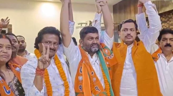 Bihar Elections 2025: पहले चरण की वोटिंग से पहले जनसुराज को बड़ा झटका, मुंगेर के प्रत्यशी संजय कुमार सिंह भाजपा में शामिल