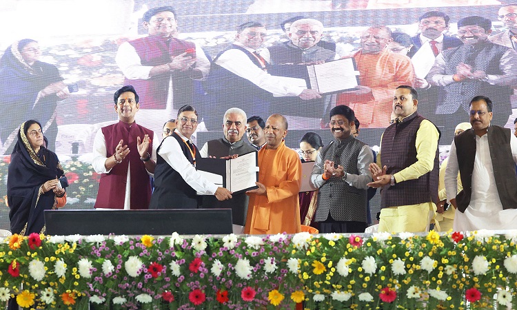 अब देश और दुनिया का सबसे बड़ा उद्यमी भी निवेश करने के लिए गोरखपुर आ रहा : सीएम योगी