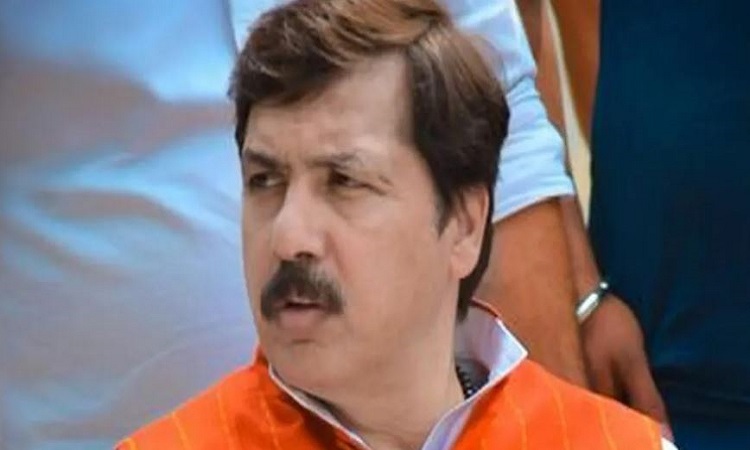 कोडीन सिरप कांड: धनंजय सिंह ने की सीबीआई जांच की मांग, अमित सिंह टाटा की गिरफ्तारी के बाद से लगातार उछल रहा था नाम