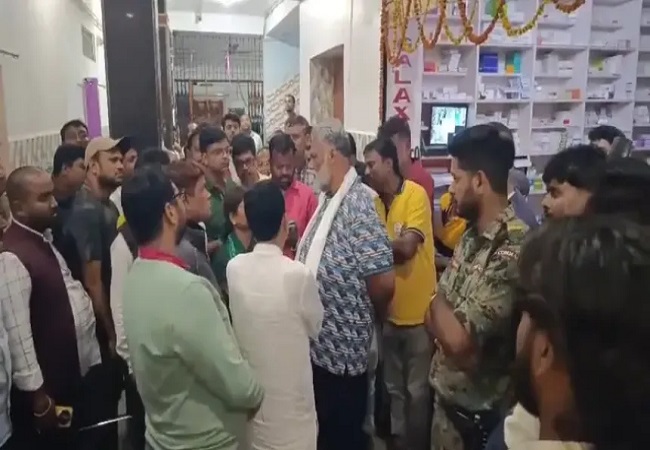 बिहार में वोटिंग से एक दिन पहले पूर्णिया के पूर्व लोकसभा प्रत्याशी की पत्नी और बेटी सहित संदिग्ध परिस्थितियों में मौत