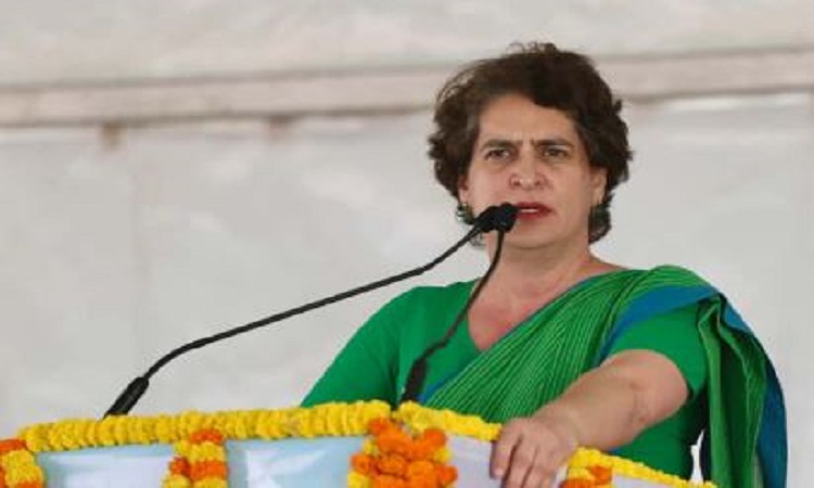 ये तीन लोग आपके अधिकार छीन रहे हैं, इनके नाम याद कर लीजिए…चुनाव आयोग के अधिकारियों पर जमकर बरसीं प्रियंका गांधी