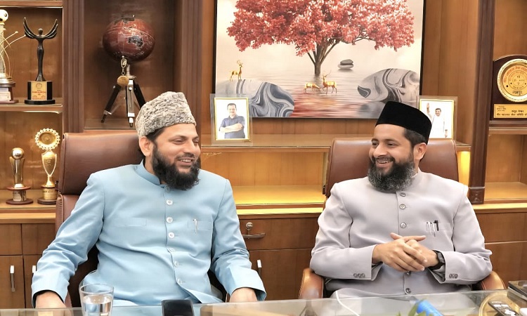 आज़म खां से तकरार के बीच देर रात फैसल लाला से मिलने पहुंचे सांसद मोहिबुल्ला नदवी