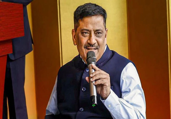 मतदान प्रतिशत बढ़ता देख सांसद संजय झा ने कहा राज्य में शांति और सुशासन के लिए लोग कर रहे है वोट