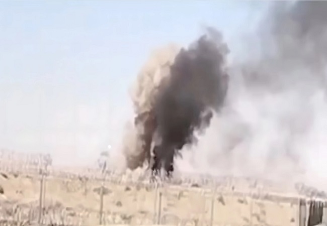 पाकिस्तान ने अफगानिस्तान पर किया एयरस्ट्राइक, सरकार ने कहा सही समय पर देंगे जवाब