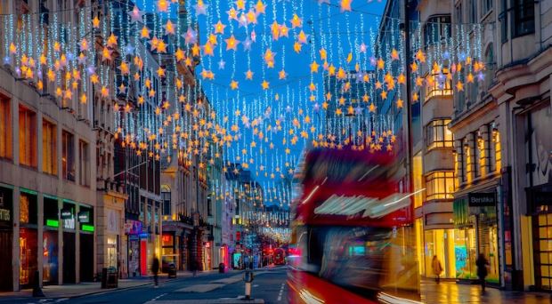 Christmas Destinations 2025 :  क्रिसमस में इन जगहों पर अलग ही रौनक देखने को मिलता है , जानें इनके बारे में