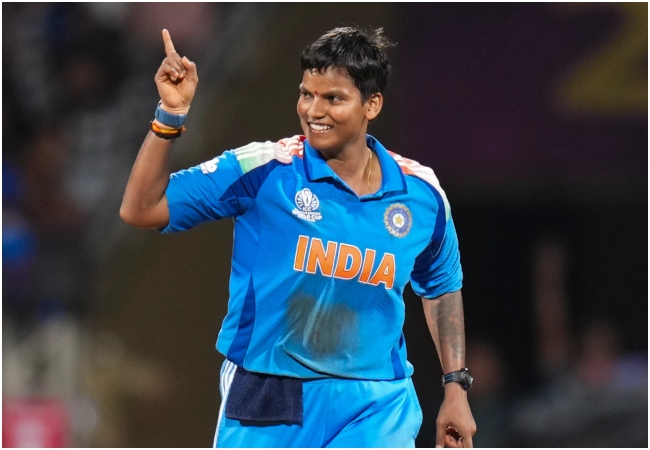 2025 के अंत में दीप्ति शर्मा के नाम दो महारिकॉर्ड: पुरुष व महिला क्रिकेट में पहली बार हुआ ऐसा