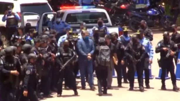 न्यूयॉर्क जेल से रिहा हुए ड्रग तस्करी के दोषी होंडुरास के पूर्व राष्ट्रपति हर्नांडेज , ट्रंप ने दिया है क्षमादान