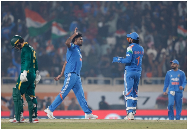 हर्षित राणा को दूसरे वनडे से पहले ICC ने सुनाई बड़ी सजा, पहले मैच में की थी आपत्तिजनक हरकत