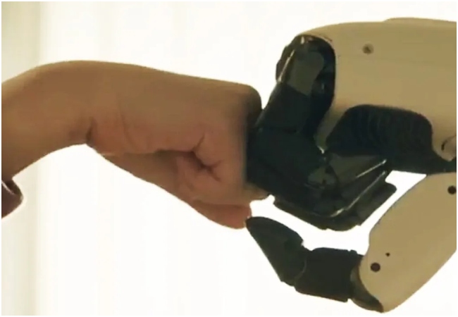 LG अपने CES 2026 इवेंट लॉन्च करेगा होम रोबोट, ग्राहकों को घर के काम से मिलेगी आजादी