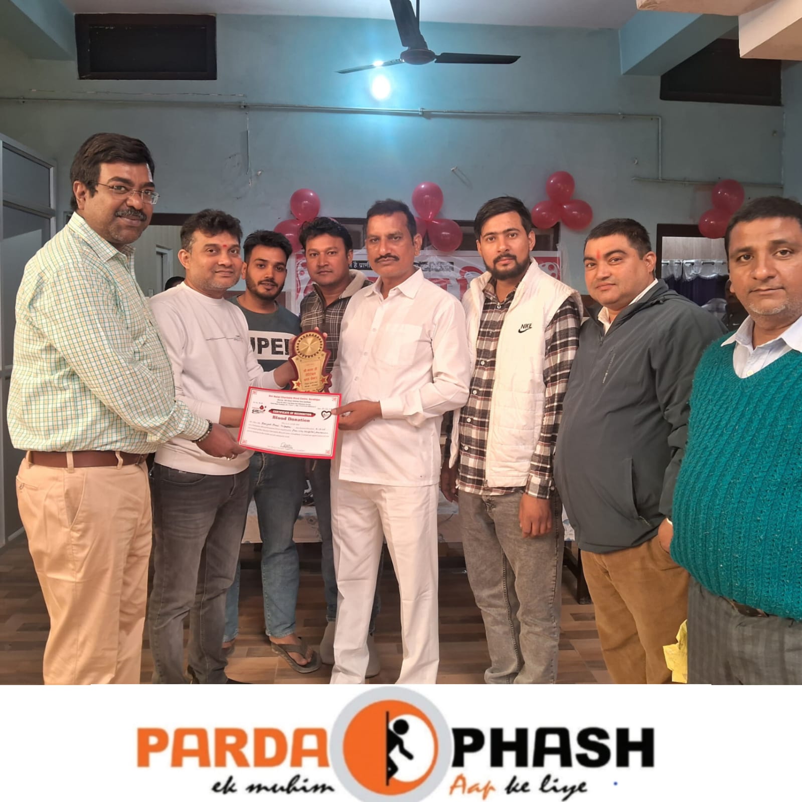 मैक्स सिटी हॉस्पिटल में लगा विशाल रक्तदान शिविर, पालिका अध्यक्ष ने किया शुभारंभ और स्वयं भी किया रक्तदान