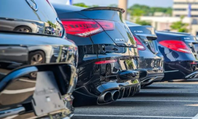 India car sales Nov 2025 : नवंबर में कार सेल में टॉप पर रही ये कंपनी ,  जानें टाप थ्री