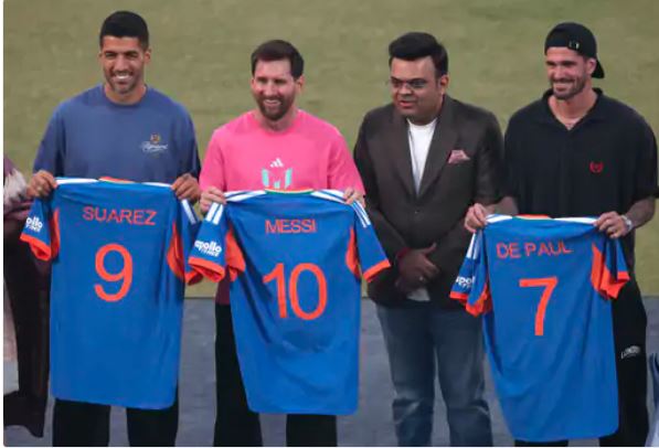 मेसी को ICC चेयरमैन जय शाह ने टी-20 वर्ल्डकप का दिया टिकट, टीम इंडिया की जर्सी और ऑटोग्राफ वाला बैट भी किया गिफ्ट