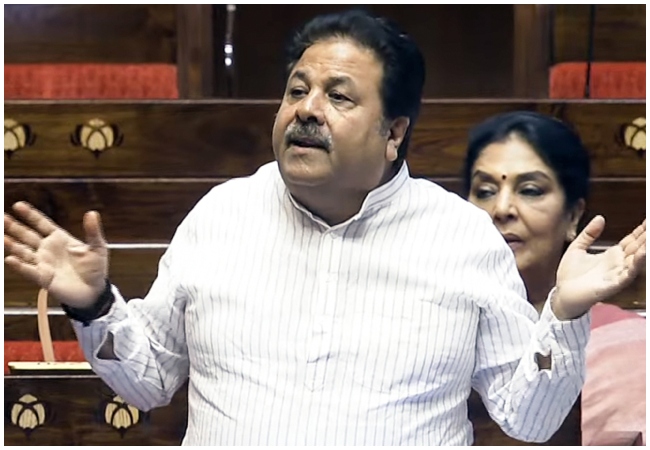 'MNREGA से गांधी जी का नाम क्यों हटा रहे? गुजरात में 'बापू' बहुत लोगो का है नाम...' कांग्रेस MP राजीव शुक्ला ने उठाए सवाल