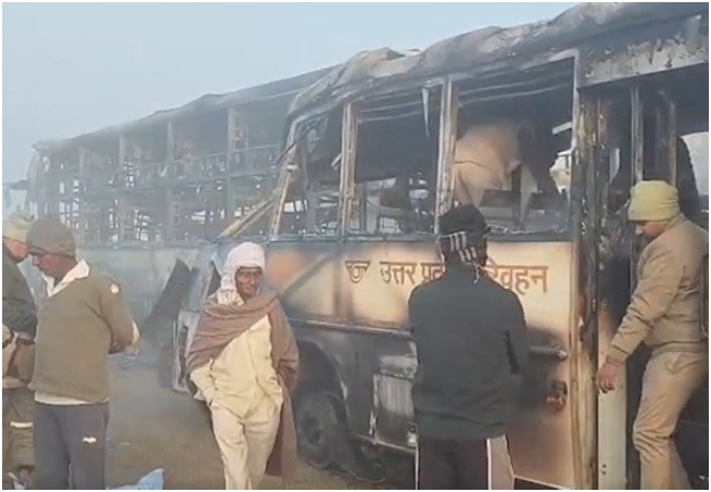 Mathura: यमुना एक्सप्रेसवे पर कई वाहनों की टक्कर के बाद सात बसों में लगी आग; 4 की मौत, 25 घायल