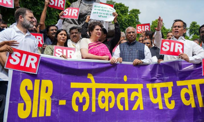 Parliament Winter Session 2025 : लोकसभा में विपक्ष का SIR पर जोरदार हंगामा , विपक्ष का टकराव जारी