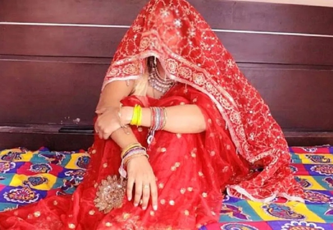 शादी की रात पति के बारे में पता चला कुछ ऐसा, पत्नी ने लव मैरिज के 24 घंटे बाद डाली तलाक की अर्जी