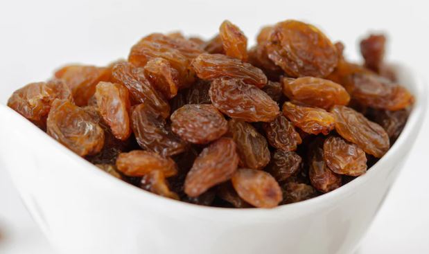 Winter Health : सर्दियों में रोज खाएं भुनी हुई किशमिश , कमाल के हेल्थ बेनिफिट्स हैं