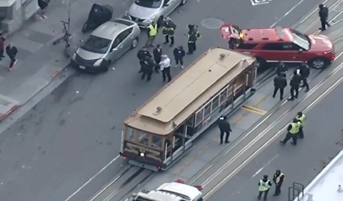 San Francisco cable car : सैन फ्रांसिस्को में हुआ दर्दनाक हादसा , अचानक रुक गई केबल कार की चाल; 15 घायल
