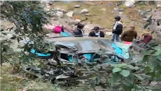 Nainital News : कैंची धाम जा रहे श्रद्धालुओं की स्कॉर्पियो खाई में गिरी, तीन की मौत और पांच घायल