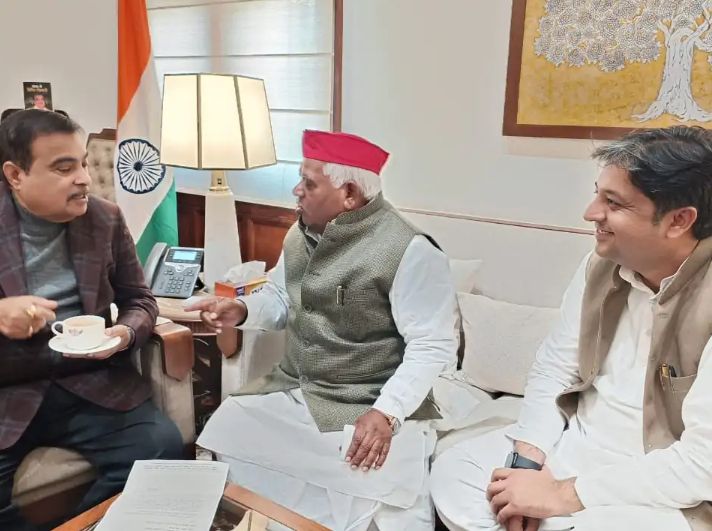 अयोध्या में बिना मुआवजा किसानों की भूमि अधिग्रहण की शिकायत नितिन गडकरी तक पहुंची, मंत्री ने सपा सांसद अवधेश प्रसाद को दिया जांच का आश्वासन