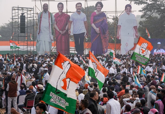 Vote Chor Gaddi Chhod Rally : दिल्ली रैली में दहाड़े खरगे, बोले- देश की 140 करोड़ जनता को बचाना है, इसलिए बेटे को देखने बेंगलुरु नहीं गया Vote Chor Gaddi Chhod Rally : दिल्ली रैली में दहाड़े खरगे, बोले- देश की 140 करोड़ जनता को बचाना है, इसलिए बेटे को देखने बेंगलुरु नहीं गया