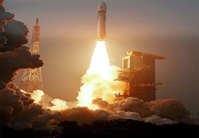 निकाल पड़ा ISRO का 'बाहुबली' LVM3 रॉकेट से दुनिया का सबसे भारी सेटेलाइट ब्लूबर्ड ब्लॉक-3 लॉन्च
