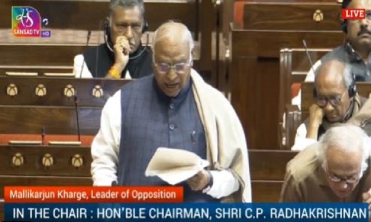 जिन लोगों ने आजादी की लड़ाई में हिस्सा नहीं लिया, वे आज देशभक्ति का पाठ पढ़ा रहे...भाजपा और पीएम मोदी पर खरगे का निशाना