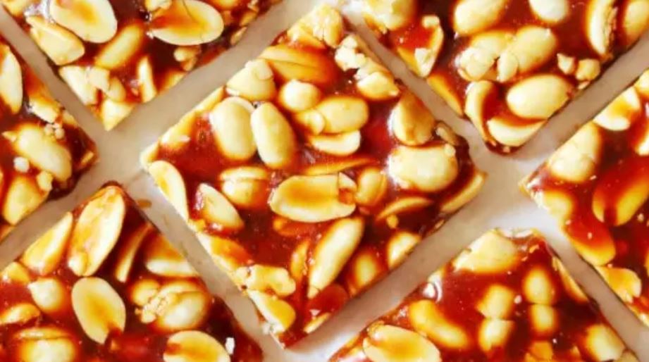 Peanut With Jaggery Benefits : मूंगफली और गुड़ खाने से स्टेमिना के साथ ताकत भी बढ़ती है,जानें एनर्जी बूस्टर कॉम्बिनेशन के फायदे