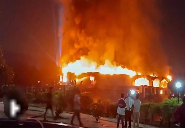 गोवा नाईट क्लब में हुए अग्निकांड के मामले में दोनों लूथरा भाई को थाईलैंड पुलिस ने किया गिरफ्तार, जल्द ही करेंगे भारत डिपोर्ट