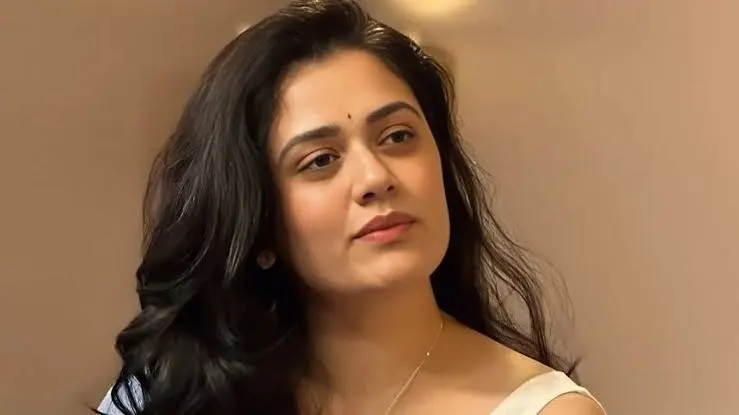 Video-एक्ट्रेस गिरिजा ओक बोल्ड बयान से मचा बवाल, यूजर्स बोले- अगर मेल किसी फीमेल के लिए ऐसा कह रहा होता तो बवाल...