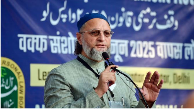 Video-असदुद्दीन ओवैसी ने भाजपा नेता नवनीत राणा पर साधा निशाना, बोले- 'तुम 4 नहीं 8 बच्चे पैदा करो, कौन रोक रहा है?'