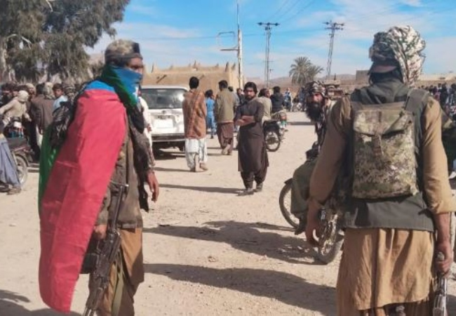 VIDEO: बलूचिस्तान के 10 शहरों पर बलूच आर्मी का कब्जा, हमले के बाद पोस्ट छोड़कर भागे पाकिस्तान सुरक्षा बल