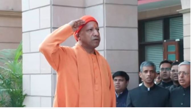 77th Republic Day : सीएम योगी ने तिरंगे को दी सलामी, बोले- 76 वर्षों में प्रत्येक भारतीय गौरव और अखंडता के लक्ष्य को बढ़ाते हुए नए भारत का कर रहा है दर्शन