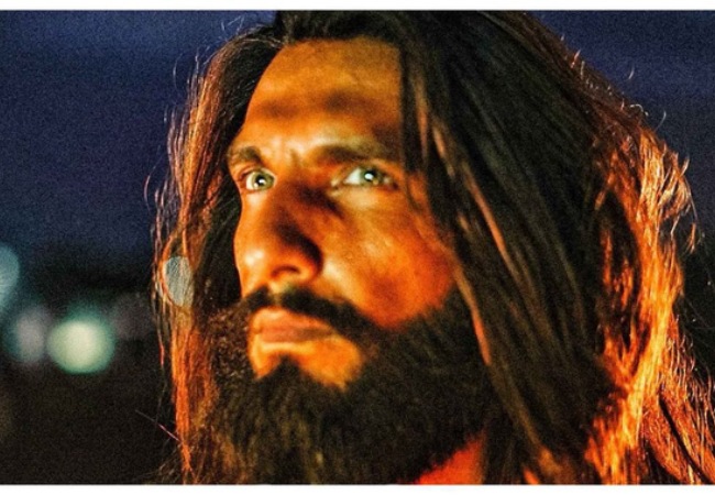 Dhurandhar Box Office New Records : 800 करोड़ क्लब में हो गई 'धुरंधर' की एंट्री, पांचवें वीकएंड में फिल्म ने दर्ज किए यह दो नए रिकॉर्ड