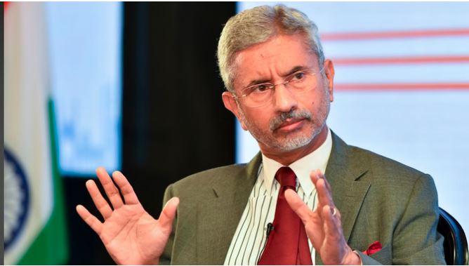 विदेश मंत्री जयशंकर ने बिना नाम लिए पड़ोसी देश को दी चेतावनी, बोले-'अपनी रक्षा कैसे करनी है, ये भारत खुद तय करेगा'