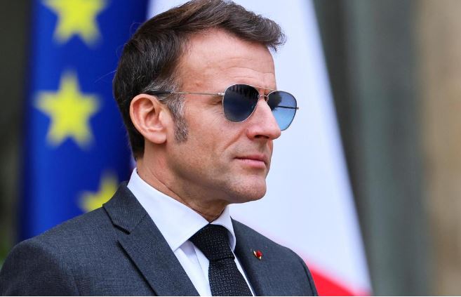 France Social media :  फ्रांस में सोशल मीडिया पर बड़ा फैसला , 15 साल से कम उम्र के बच्चों के लिए लगा प्रतिबंध