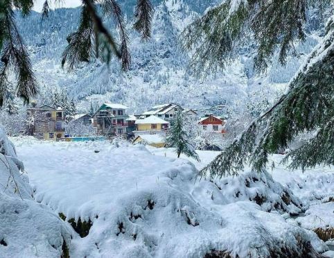 Himachal Pradesh Heavy snowfall : हिमाचल की इन जगहों में भारी स्नोफॉल का नजारा देखने लायक है,  कई जगहें विंटर वंडरलैंड में तब्दील