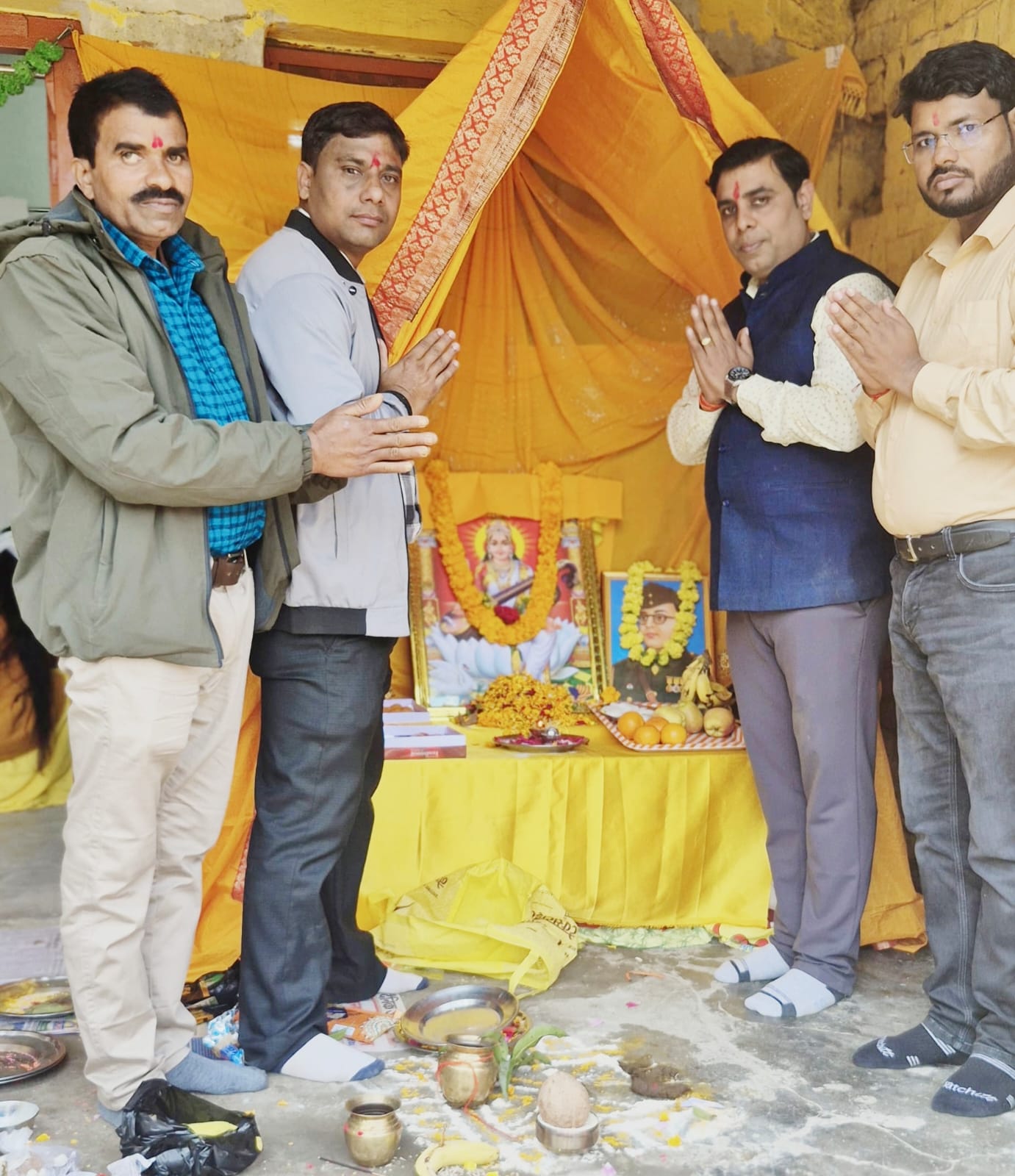 वसंत पंचमी पर आदर्श जूनियर हाई स्कूल में श्रद्धा व उल्लास के साथ मां सरस्वती की पूजा