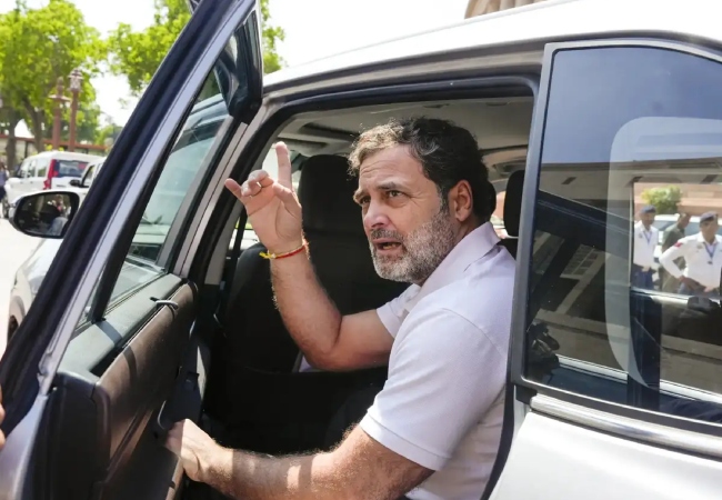 राहुल गांधी दिल्ली से इंदौर के लिए रवाना, दूषित जल से पीड़ित परिवारों और मरीजों से करेंगे मुलाकात