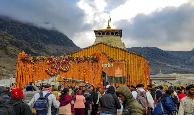 Kedarnath Dham : केदारनाथ मंदिर परिसर में मोबाइल-फ्री दर्शन की तैयारी, अब नहीं बनेंगी रील , देना होगा भारी जुर्माना