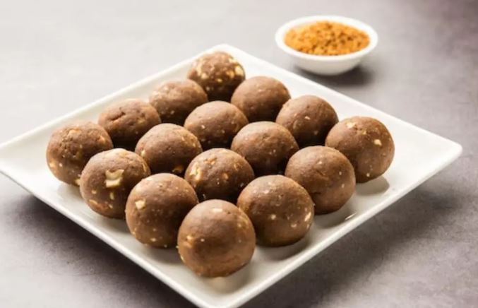 Methi Ladoo Benefits :  मेथी के लड्डू जोड़ों के दर्द में असरदार , औषधि का काम करती है