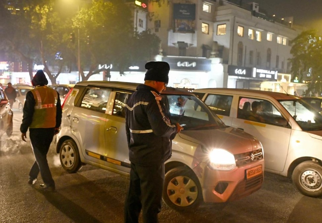 नए साल की पूर्व संध्या पर नशे में गाड़ी चलाने वालों के खिलाफ एक्शन, दिल्ली पुलिस ने काटे 868 चालान
