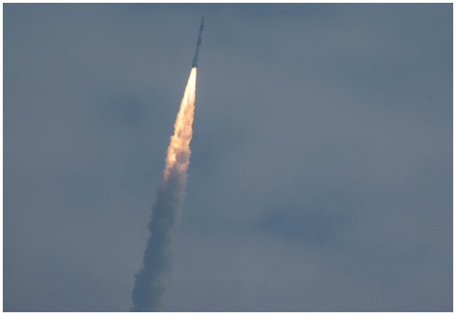 ISRO की एक और बड़ी सफलता; PSLV-C62 मिशन को अर्थ ऑब्ज़र्वेशन सैटेलाइट और 14 दूसरे पेलोड के साथ किया लॉन्च